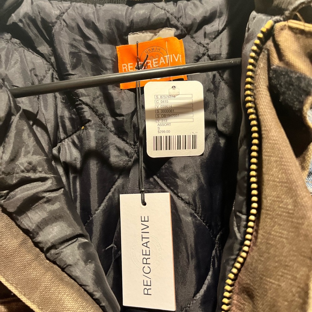 URBAN RENWAL CARHARTT Denim Patchwork Jacket - Picture 4 of 7